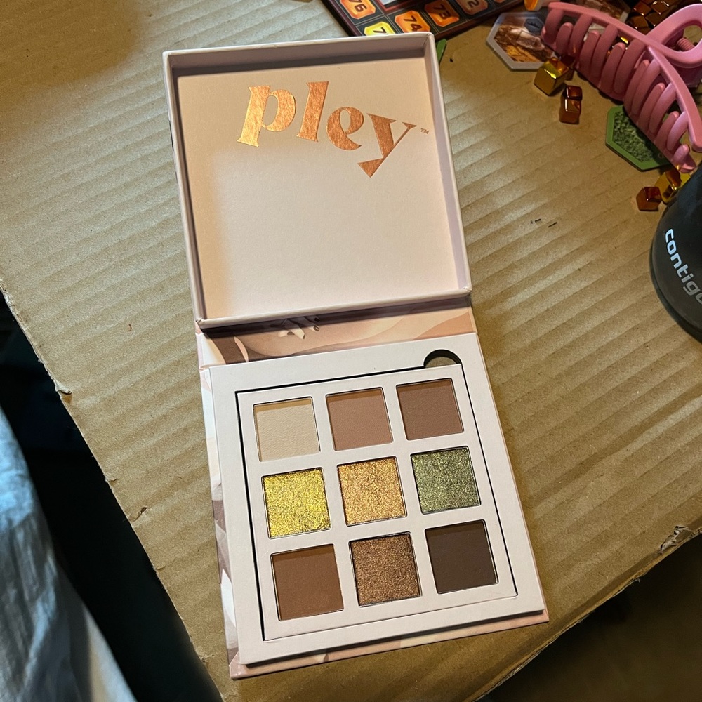 Nudie Pley Eyeshadow — Brand New